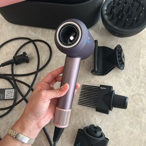 Dyson Sonic Hair Dryer (EU Plug - works with converter) NEW